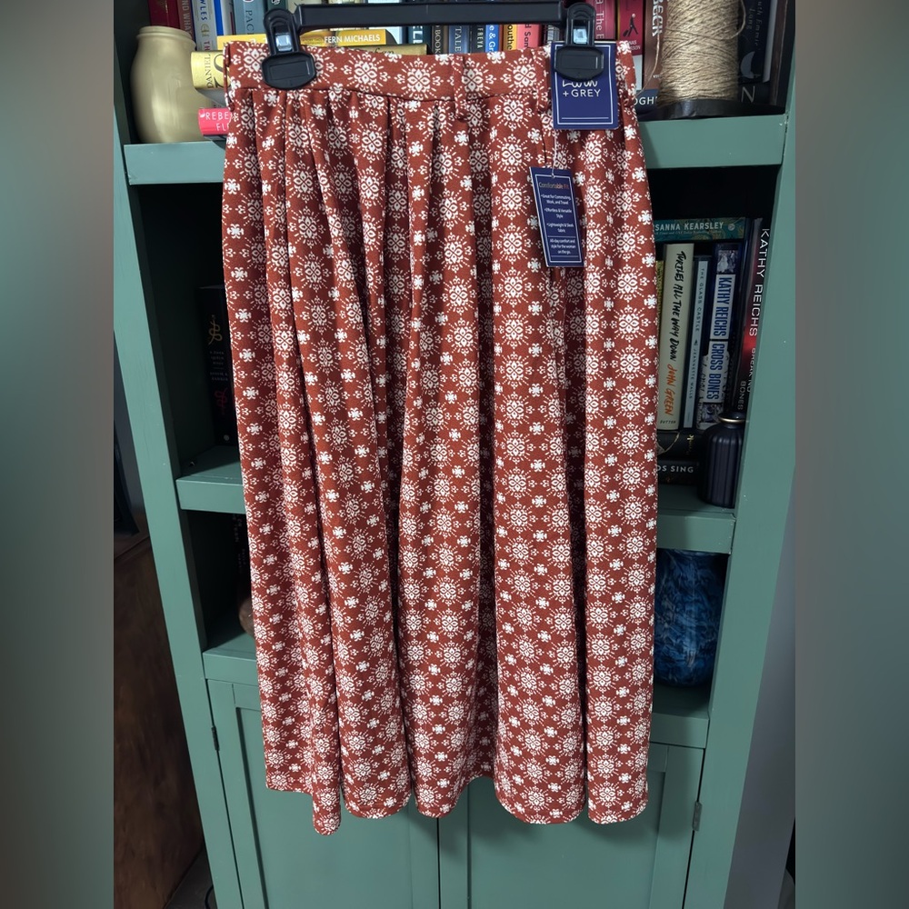 Loft & Grey A-Line Skirt in Red and White Floral
